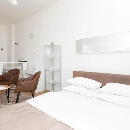 Apartament 1st *